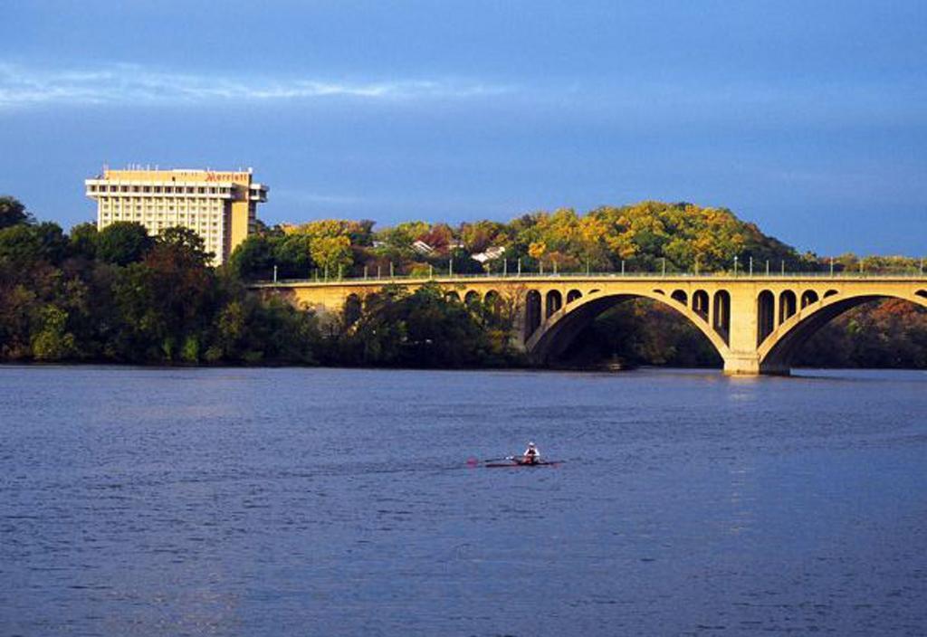 Key Bridge Marriott Otel Arlington Dış mekan fotoğraf